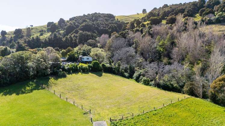 8 Woodills Road Akaroa_3