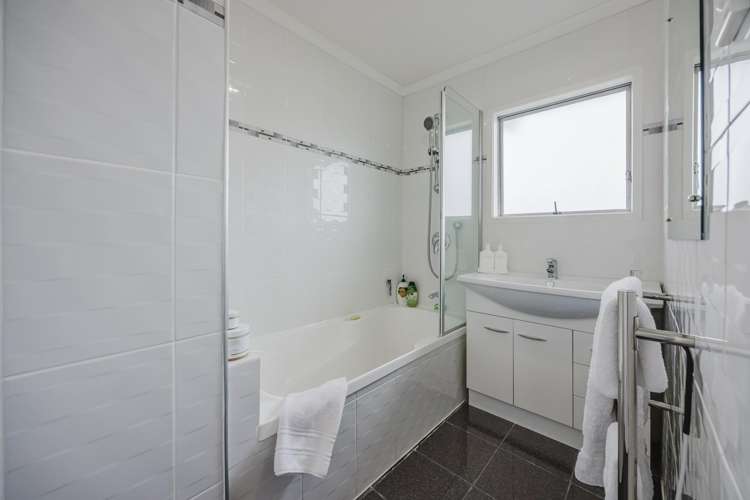 129 Bradbury Road Botany Downs_13