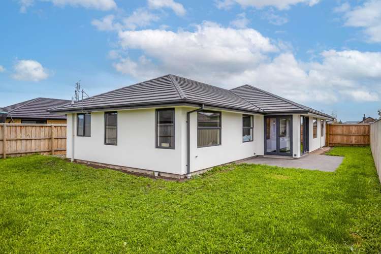 167 Faringdon Boulevard Rolleston_14