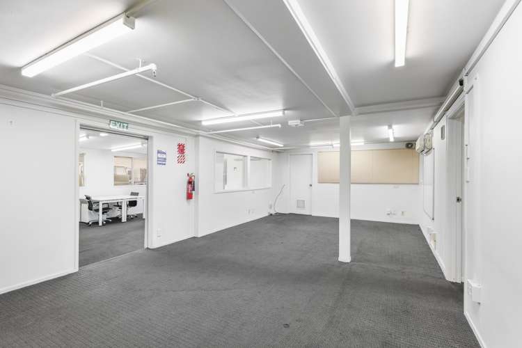 393 Apirana Avenue Point England_3