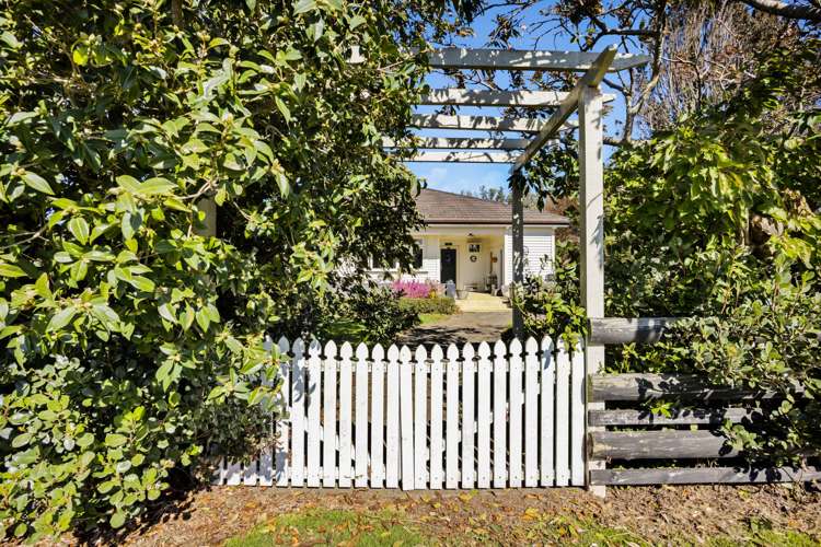 1170 A South Road Manaia_36