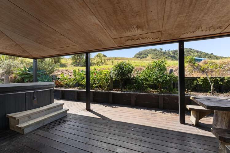 998 Thames Coast SH25 Road Thames_13