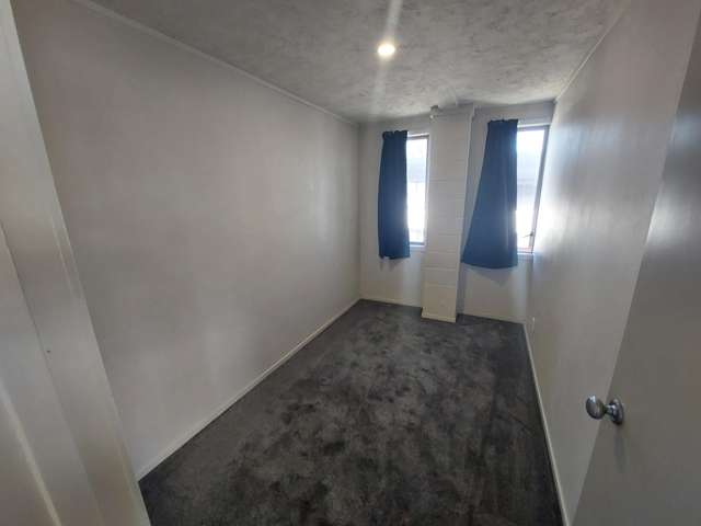 100G Wiri Station Road 1832_2