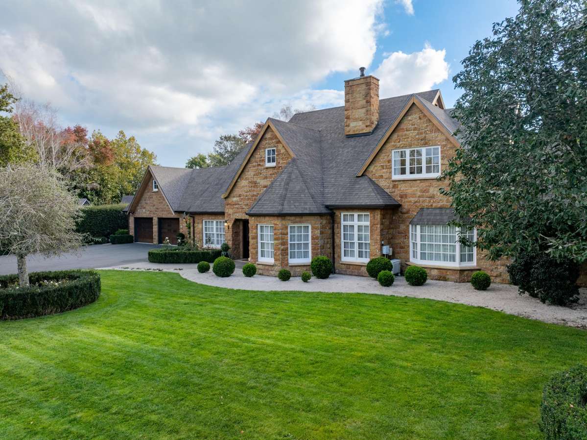 282 Woodside Road_4