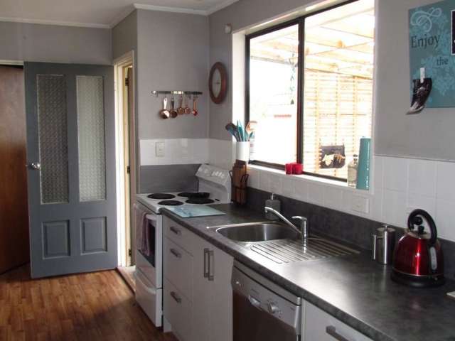 5 Alton Grove Masterton_3