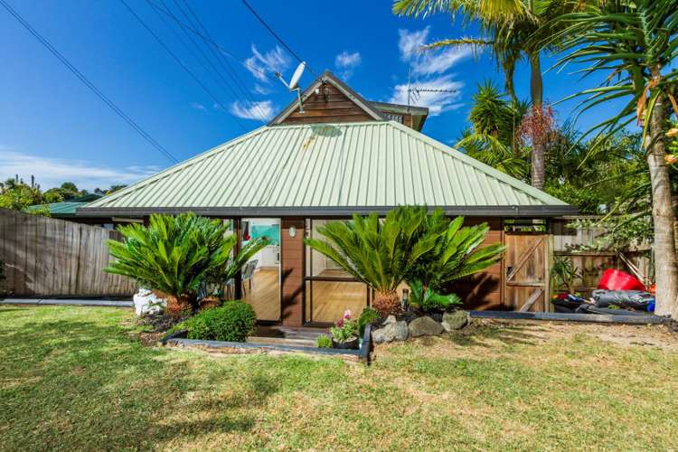 2/706 Beach Road Browns Bay_50