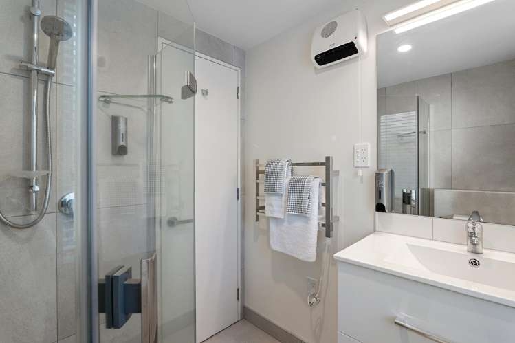 122A Office Road Merivale_13