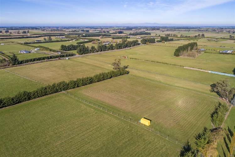 135 Davis Road Cust_7