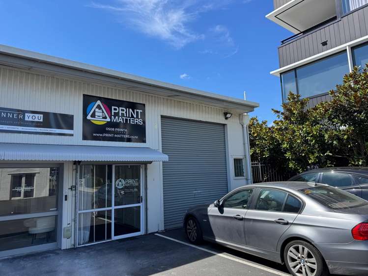 Rear/222 Tristram Street_0