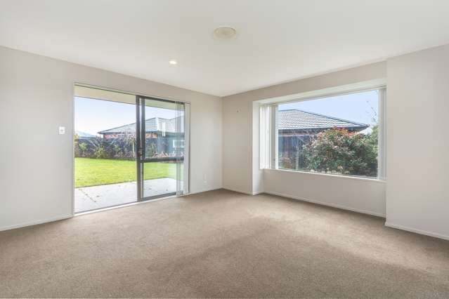 12 Kingsbridge Drive Burwood_3