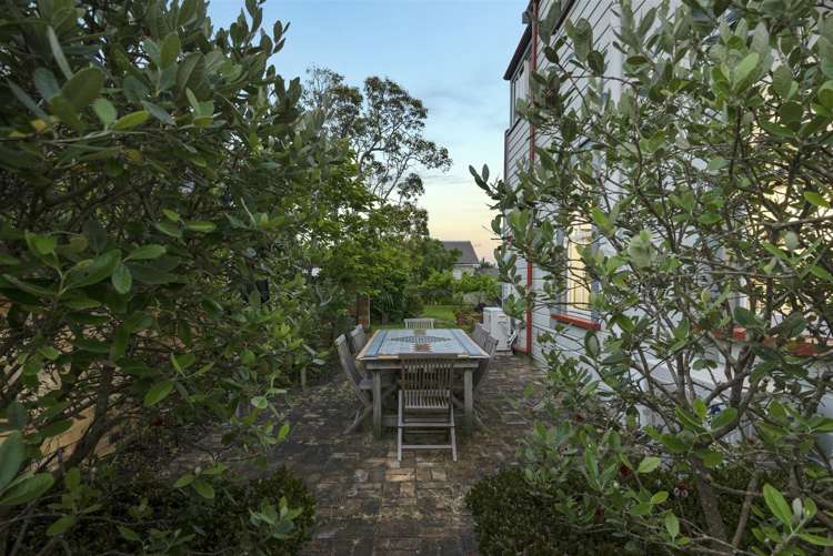 58 Calliope Road Stanley Point_38