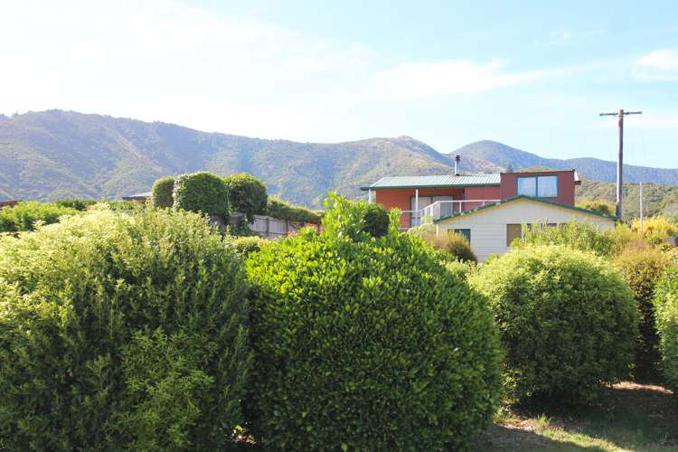 246 Waikawa Road Waikawa_5