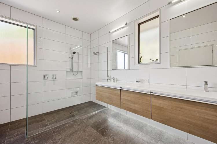 28 Barling Street Macandrew Bay_24