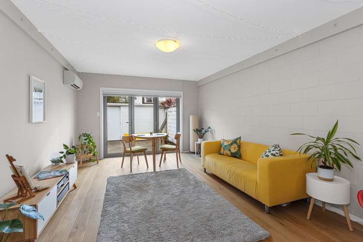 1/27 Buffon Street Waltham_2