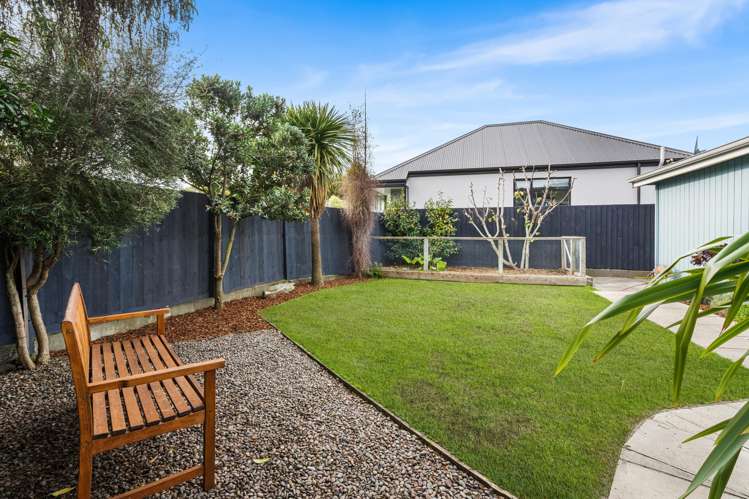 71 Main Road Redcliffs_17