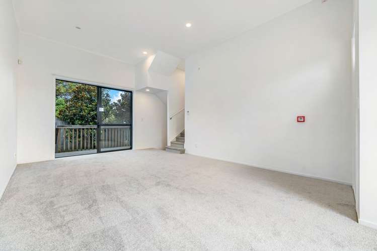 4/2 Swan Hill Drive Glen Eden_6