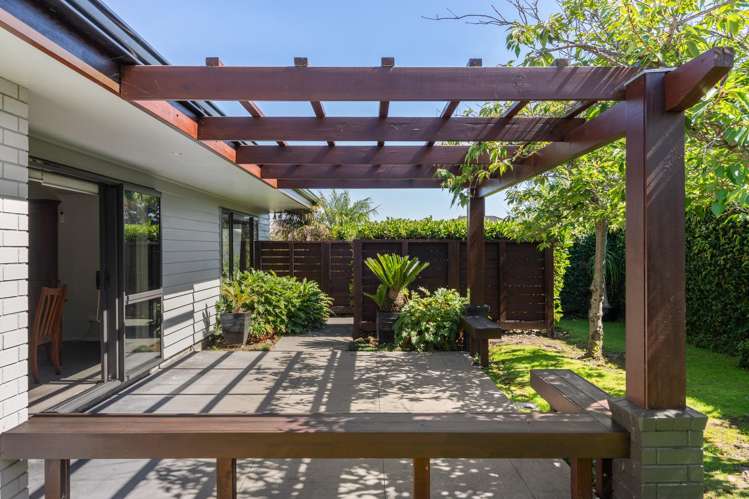 7 Silverstone Place Lytton West_16