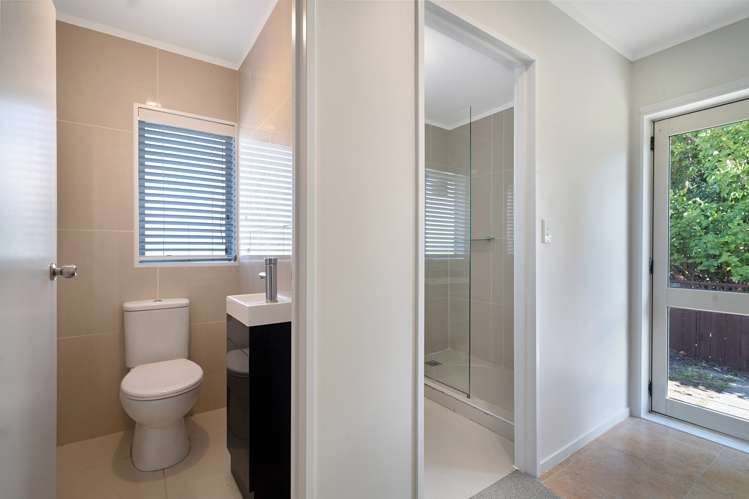 9 Central Park Drive Te Atatu South_15