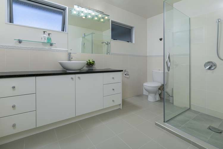 23 George Deane Place Greenhithe_24