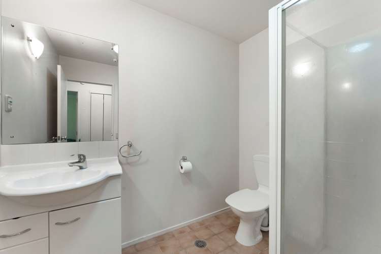 14/92 Bush Road Albany_13