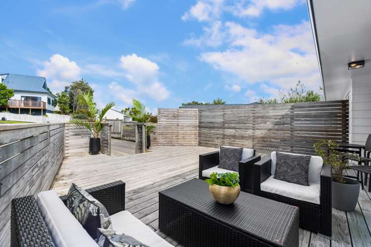 69 Athena Drive Totara Vale_1