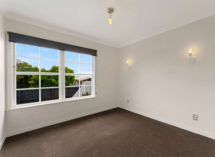 33b Gill Avenue Te Atatu Peninsula_17