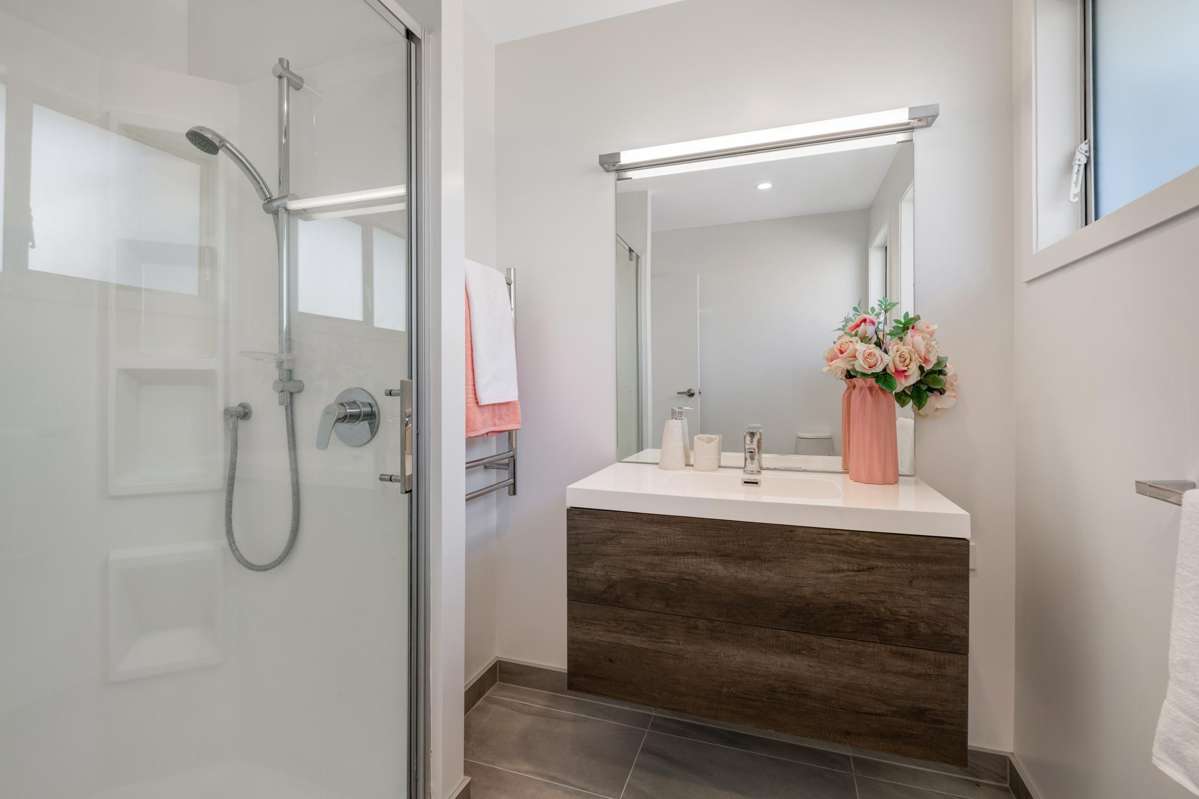 2/36A Sunnynook Road_5