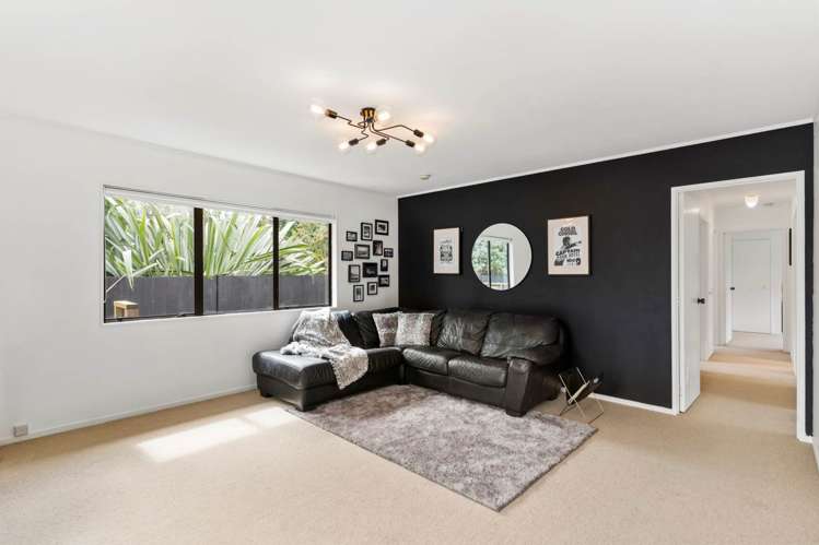 1/10 Clinton Avenue Te Atatu Peninsula_7