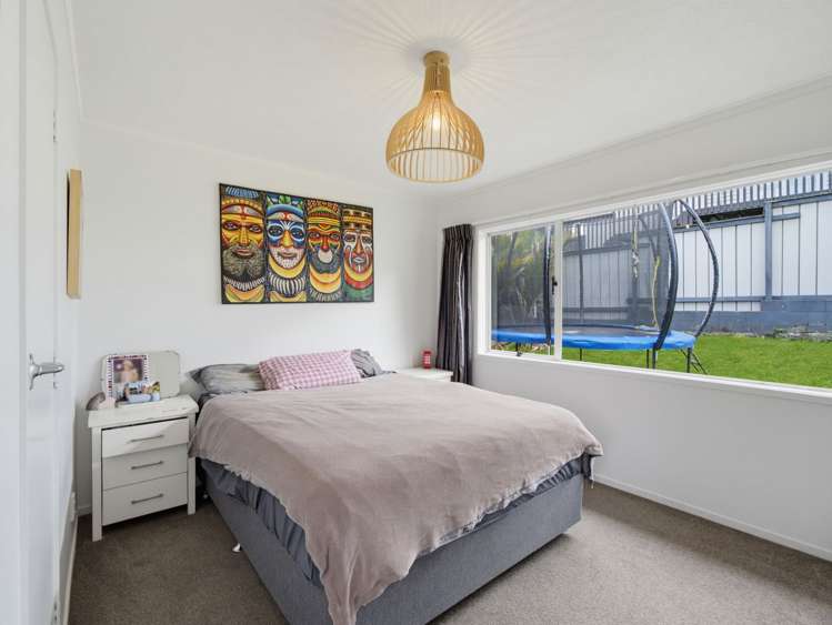2/11 Longreach Drive Sunnyvale_13