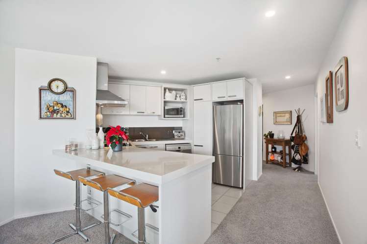 2A/84 Gunner Drive Te Atatu Peninsula_5