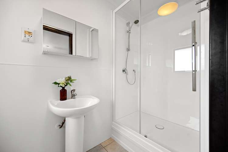 804 River Road Chartwell_17