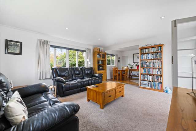 2/35 Kotare Street Hilltop_2