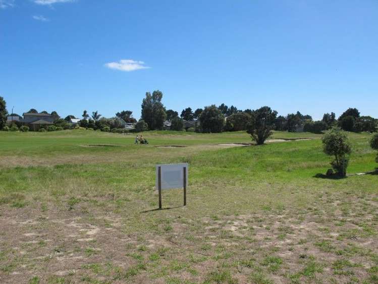 133 The Fairway Matarangi_7