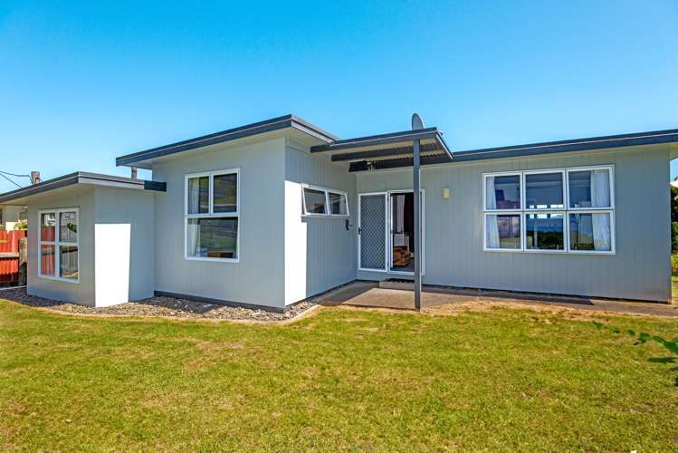 118 Newcastle Street Māhia_17