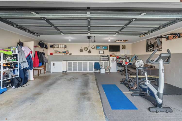 4 Kennedy Avenue Forrest Hill_17