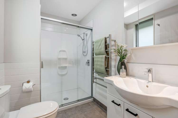 383 Lake Road Hauraki_18