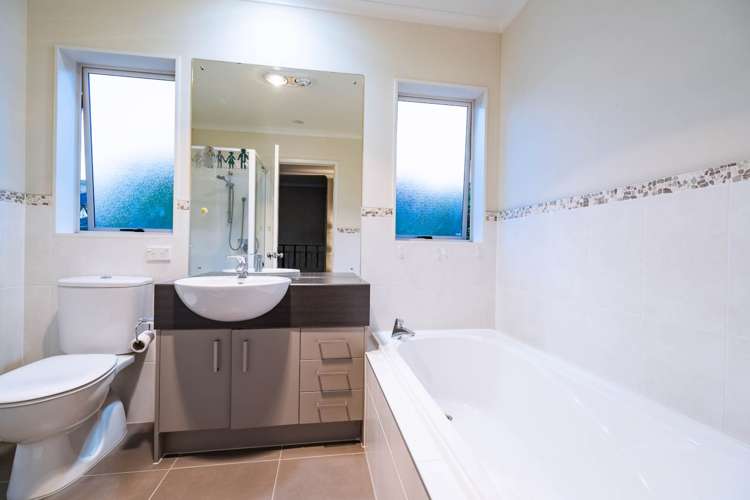 10 Woolaston Place Flat Bush_19