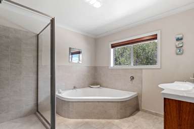 240 Three Oaks Drive_2