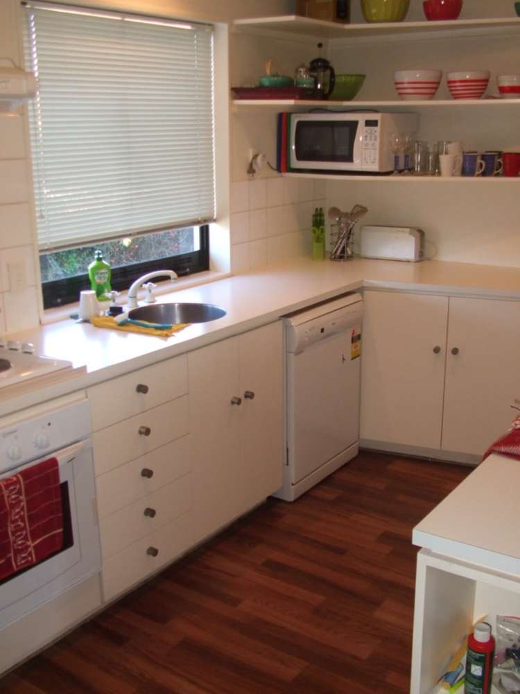 2/33 Winchester Street 10190_3