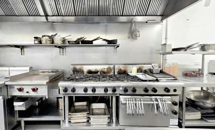 14 Show Place Addington_17