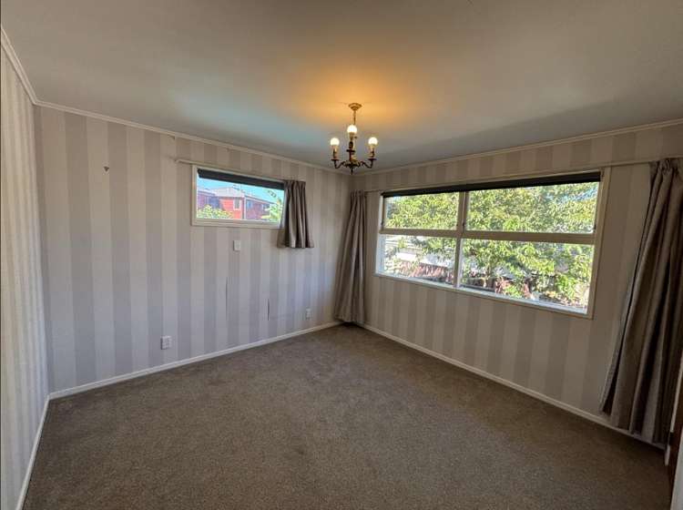 54A Houchens Road Glenview_12