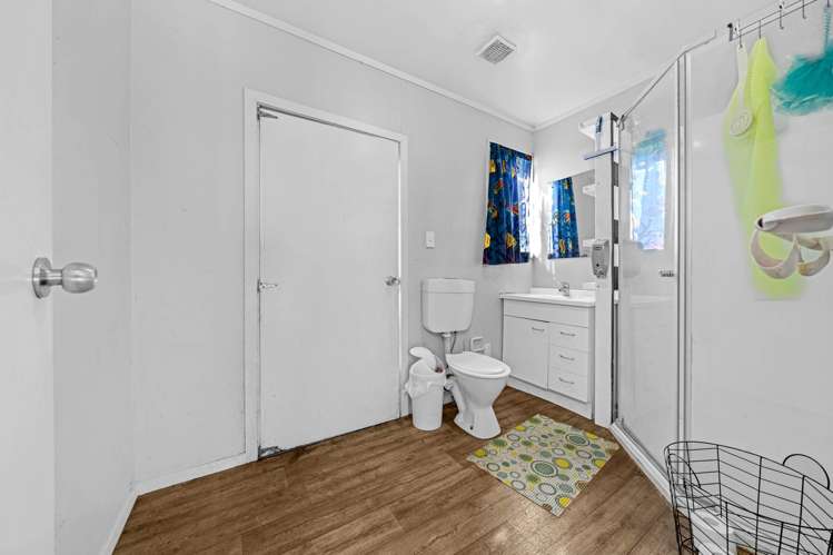 93 Flat Bush Road Clover Park_25