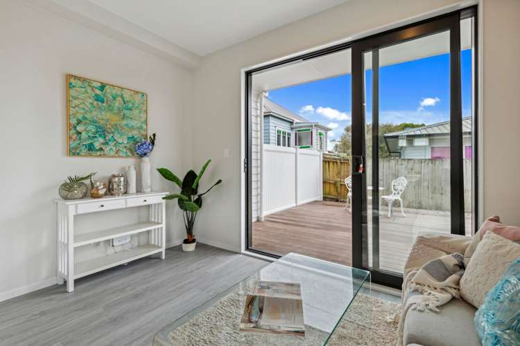 2F Glenford Lane Te Atatu Peninsula_5