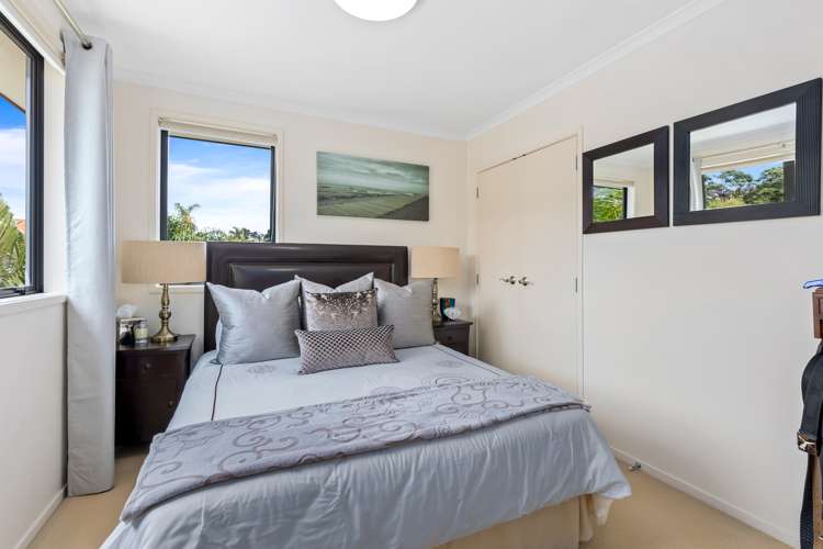 19 Greenbough Lane Greenhithe_7