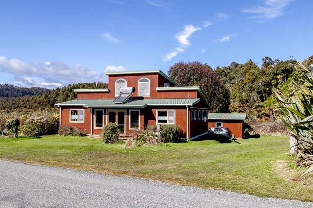 99 The Strand Okarito_1