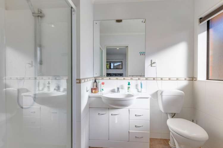 23 Croftview Road Wattle Downs_8