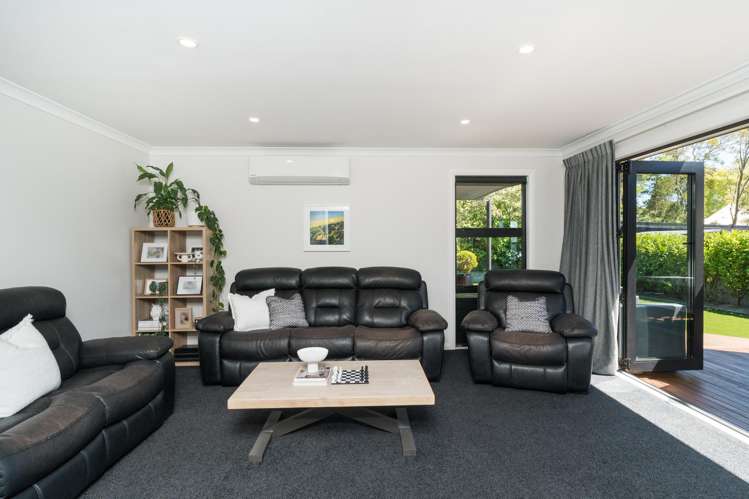 19 Coutts Way Fitzherbert_13