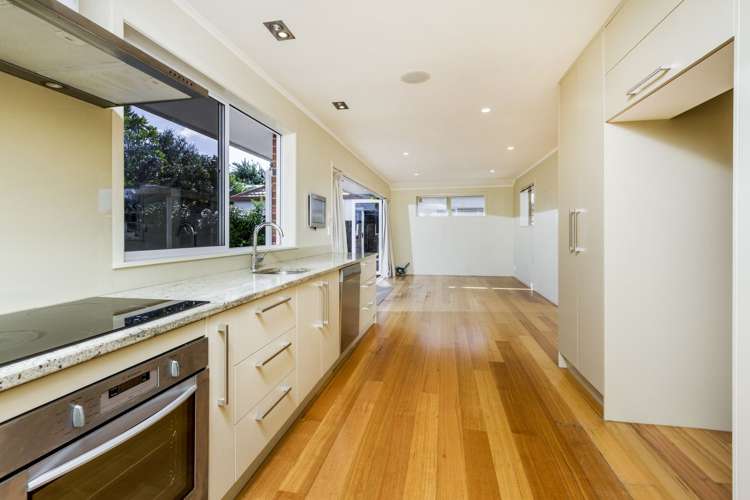 9 Selwyn Crescent Forrest Hill_13
