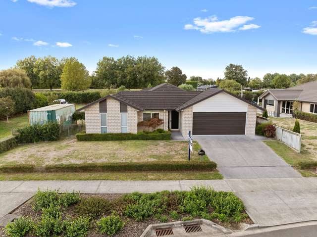 Expansive living in Evergreen Estate!