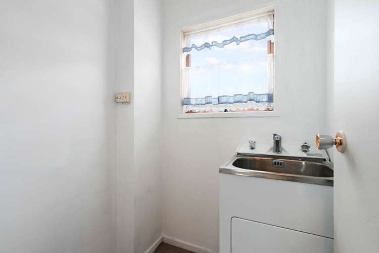 2/138 Hutchinson Avenue New Lynn_7